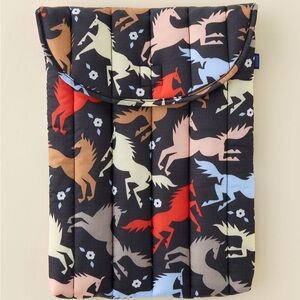 BAGGU Multicolor Horse Print Puffy Quilted Laptop Sleeve “16 NEW NWT